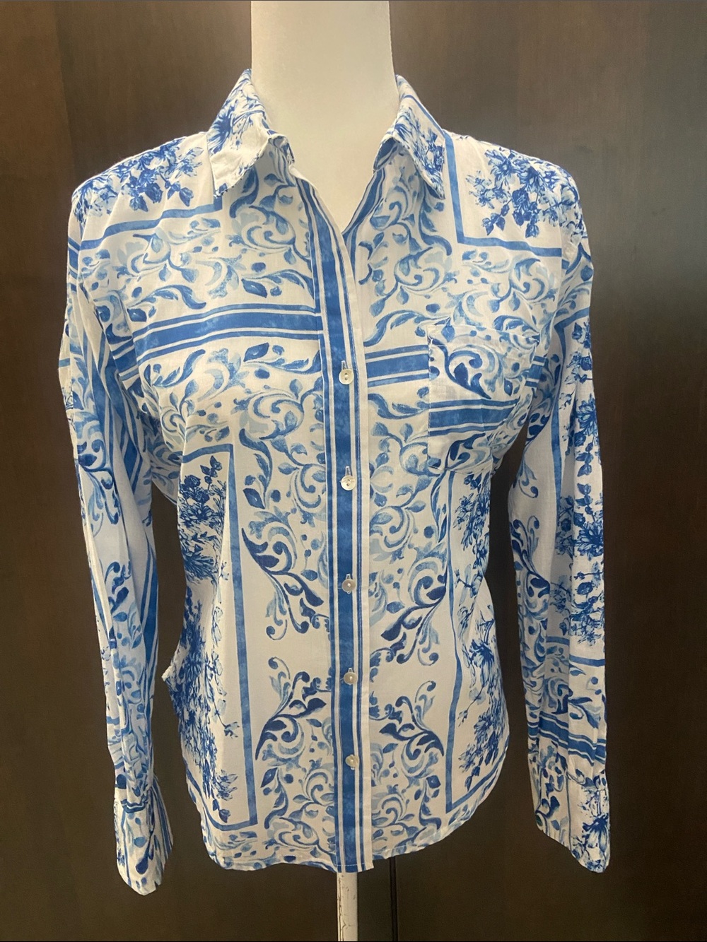 Calypso St. Barth White and Blue Floral Button-Down Shirt, size S - Picture 7 of 15